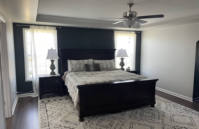 Spacious 5-bedroom house with pool for the Kentucky Derby! Sleeps 11