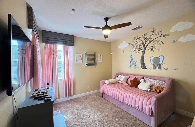 Spacious 5-bedroom house with Pool minutes from Magic Kingdom