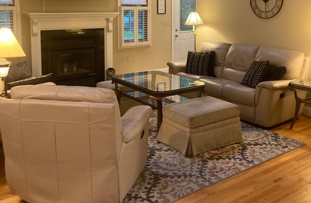 Spacious 5 bedroom house, private association, Pentwater, MI, Friday-Friday only