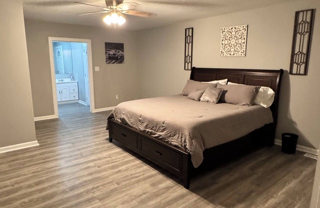 Spacious 5-bedroom house with two living areas