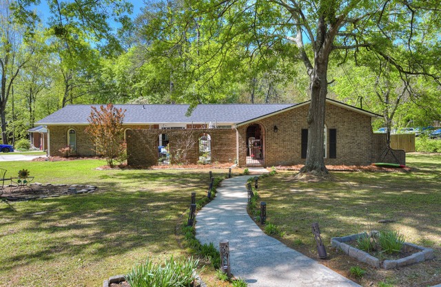 Spacious 5-bedroom house 2.5 miles easy access to Augusta National