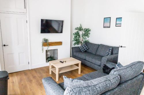 Spacious 5 Bedroom House - Perfect for Contractors