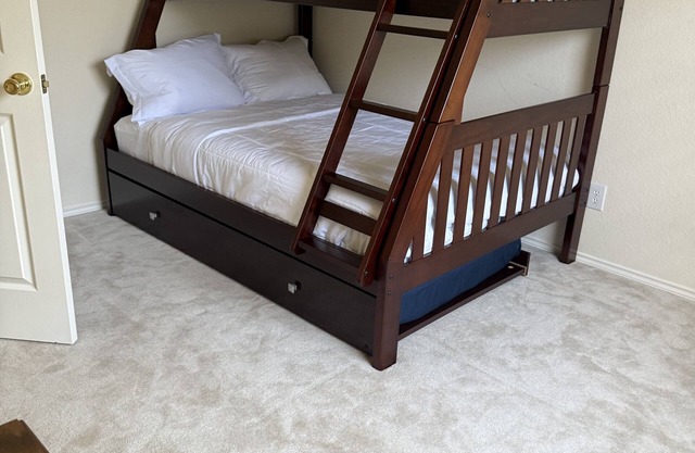 Spacious 5-bedroom house in serene Plano with pool