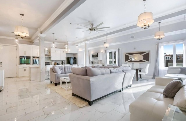 Spacious 5-Bedroom Penthouse In New Orleans Sleeps 11