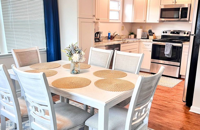 Spacious 5-bedrooms in Catonsville, MD near BWI, UMBC, Baltimore, Patapsco Park