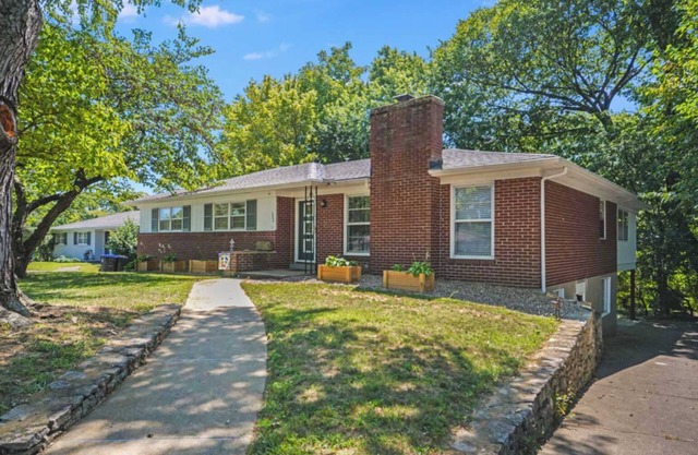5-BR Retreat | Close to Louisville's Derby Action!