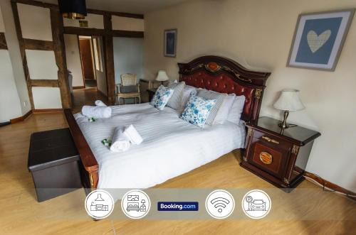 Spacious 5 Family Rooms House By Shropshire Escapes Short Lets & Serviced Accommodation Shrewsbury With Free WiFi