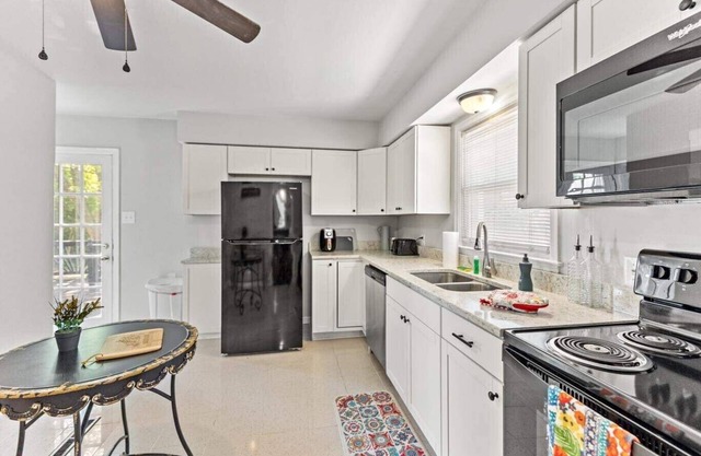 🌟Spacious 5br/2ba home 🏠 3mi to UK & dtown