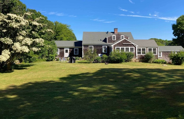 Spacious 5BR/3BA, Private Beach, Pickleball Court, Near Wildlife Sanctuary