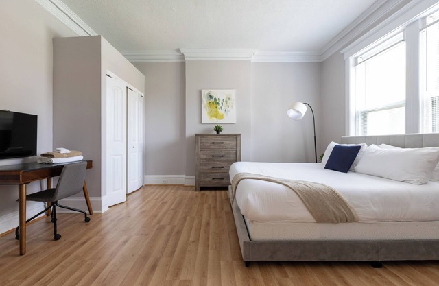 Spacious 5BR Retreat in Charming Central West End