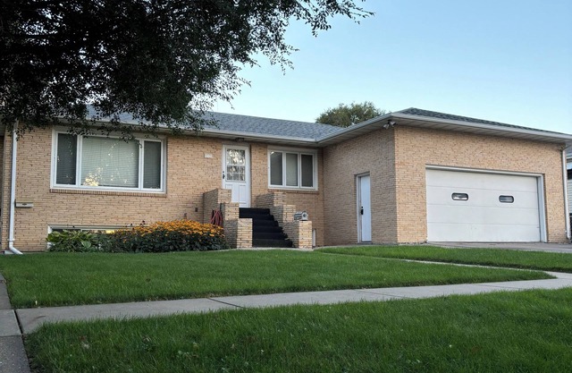 Spacious 6-bedroom house in amazing Bismarck with WiFi, AC