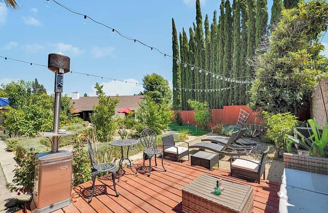 Spacious 6-bedroom house in lovely Simi Valley with 6 hole putting course & gym