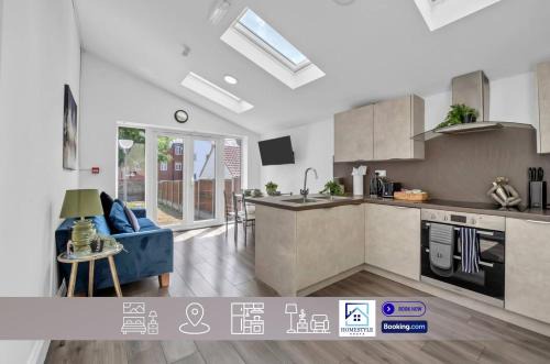 Spacious 6BDR House By Homestyles Hosts Short Lets & Serviced Accommodation Ipswich Near Town Centre With Free Parking