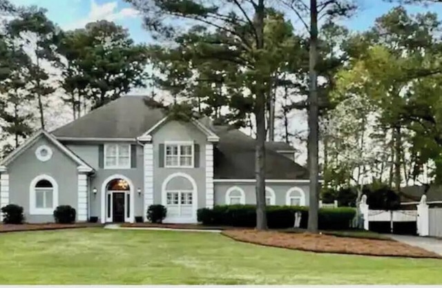 Luxurious Gated Residence on a Prestigious Golf Course - Sleeps 12