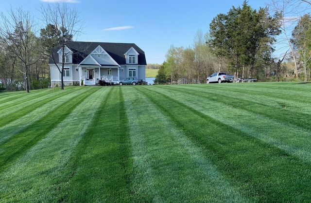 Spacious 7-bedroom house located on Lake Anna perfect for large gatherings
