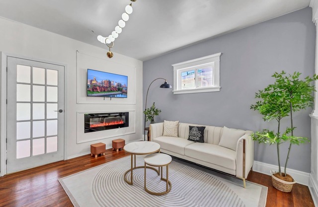Stylish Large 7BR Arcade GameRoom FreeParking 3King Sleep 19