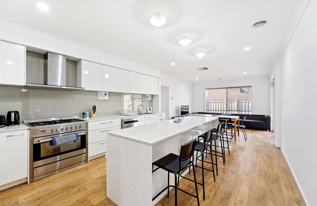 Spacious 7BR Home in Clyde - Ideal for Groups