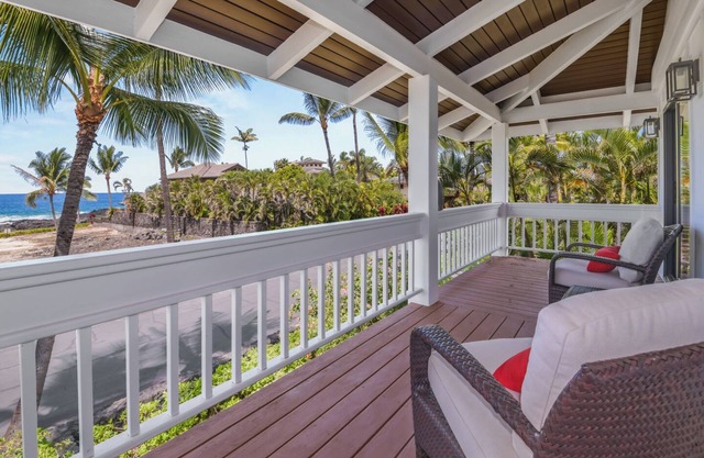 Spacious 8BR w/Ocean Views, Sleeps 16 with AC in fabulous Kailua-Kona