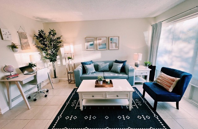 Spacious & affordable 1 Bedroom APT W/ Pool - Close to downtown and The Beach