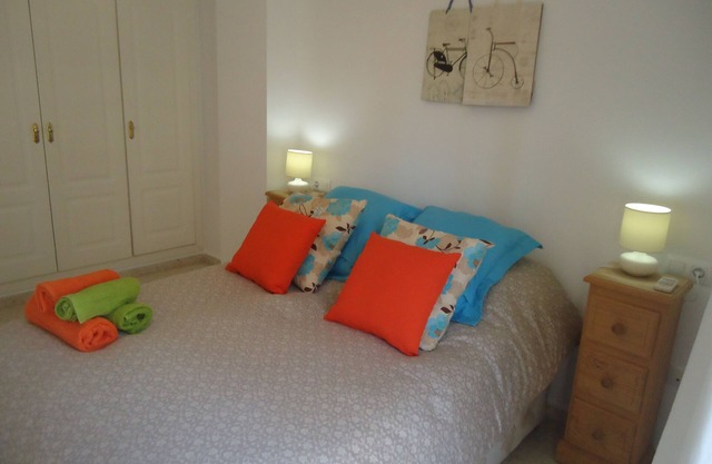 APPARTEMENT SPACIEUX ET CONFORTABLE AU CENTRE DE MÁLAGA - PARKING A / A-WI-FI