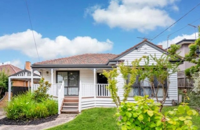 Spacious and elegant 7 bedroom home in prime Chadstone location.