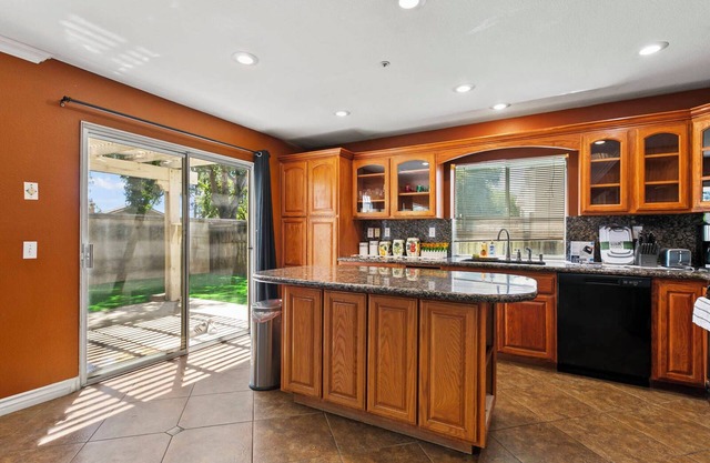 Spacious and Elegant Home on Yorktown Ct #41817