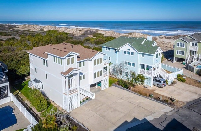 Spacious & Relaxing w/ Beach Views, Elevator, Spa