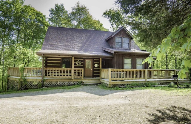 Maison en rondins spacieuse et isolée près du comté de Brown