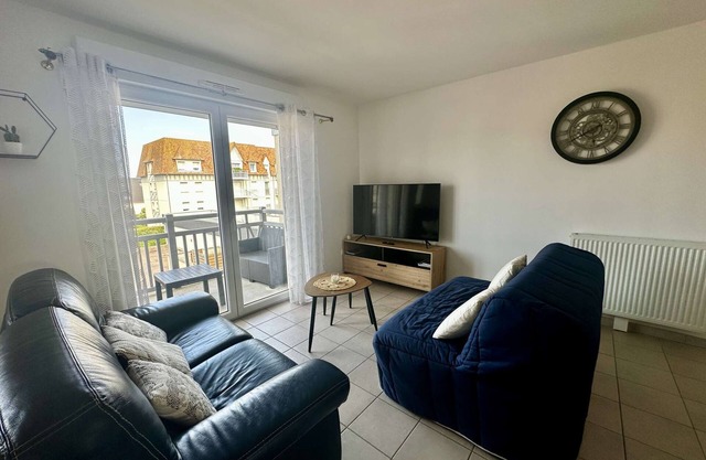 Appartement spacieux - Balcon - à 50m de la plage