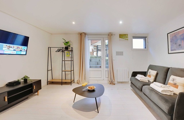 Spacious Apartment - 2br/4p- Le Kremlin-bicetre