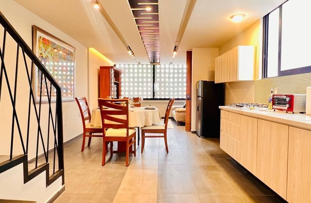 Spacious apartment with A/C and parking 10 minutes from downtown