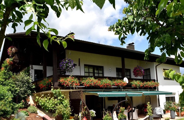 Appartement confortable au 1er étage dans la forêt bavaroise, avec balcon et piscine de jardin