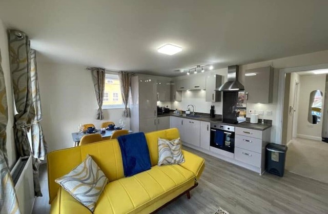 Spacious Apartment in Brooklands
