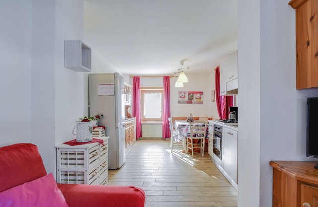 Appartement spacieux "Cesa Crepaz" avec vue sur les montagnes, Wi-Fi et jardin