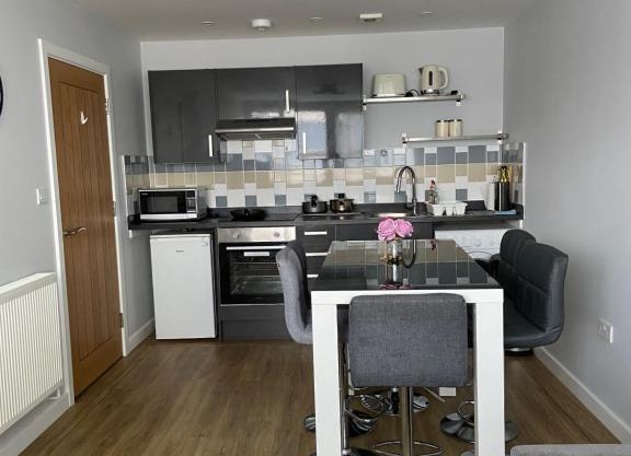 Spacious Apartment next to Central Train Station