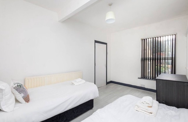 Spacious Apartment- Parking - The Light Centre