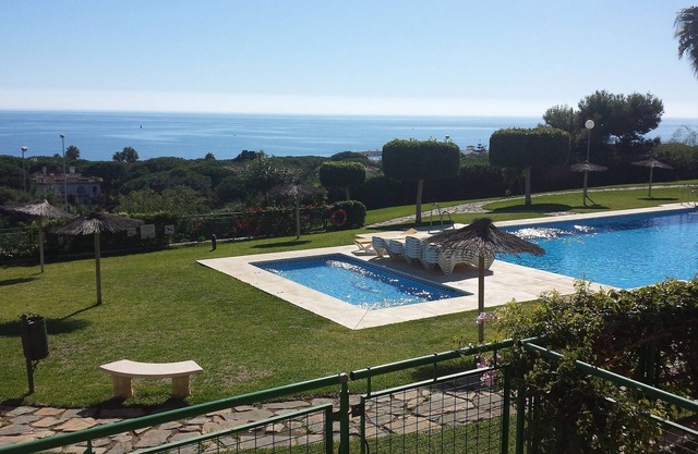 Spacieux Apt, grande terrasse donne Piscine, vue mer panoramique imprenable