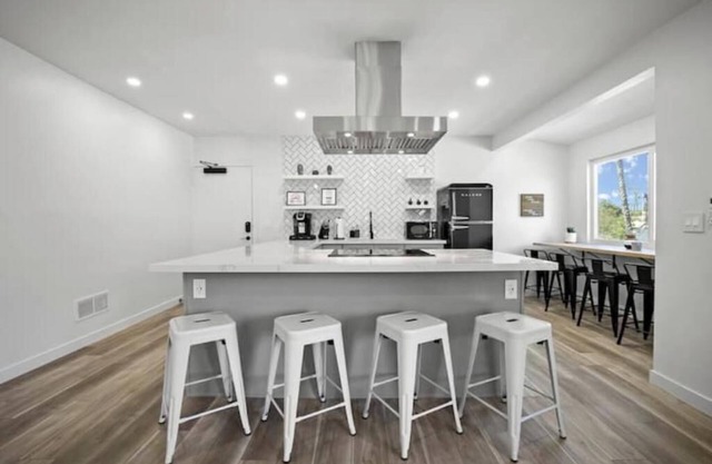 Spacious Apt w/ 2BR - City Center