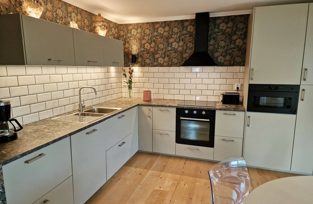 Spacious archipelago house for two families, Hönö | SE09036