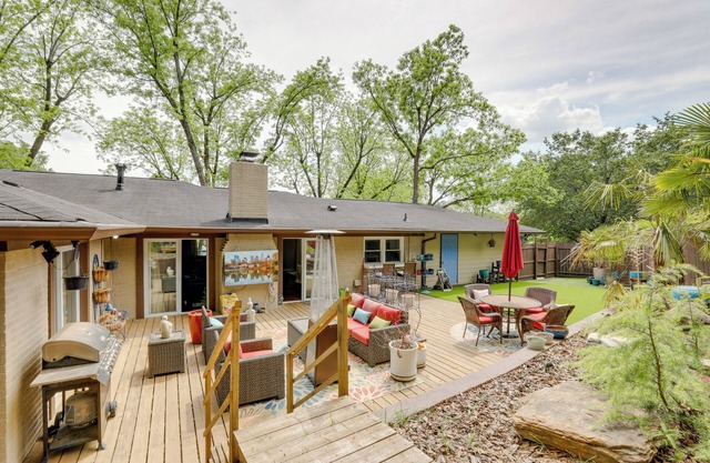 Spacious Atlanta Home w/ Yard ~ 9 Mi to Downtown