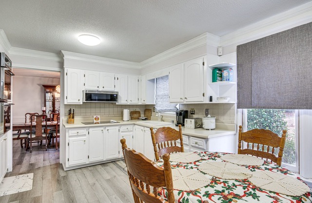 Spacious Augusta Home Near Golf, Shopping & More!