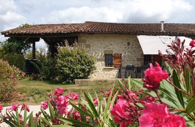 La Grange , Armillac surrounded by Golf club and Country walk the Pay de Lauzun