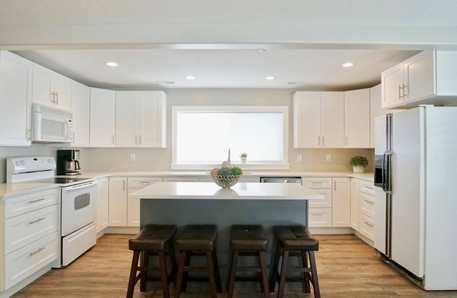 Appartement spacieux au sous-sol avec entrée séparée