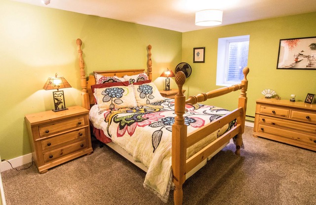 Appartement spacieux au sous-sol avec entrée séparée