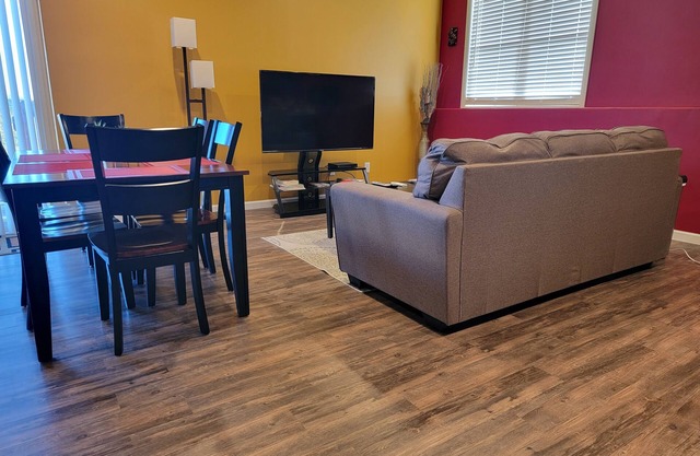 Appartement spacieux à proximité d'épic et de Madison