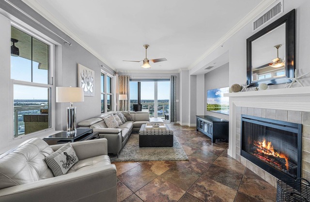 Spacious Beachfront 2 Bedroom 2 Bath Suite at the Luxurious Ocean Vistas!