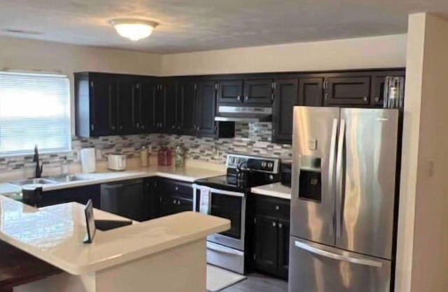 Spacious Beachfront Home- Promo Deal on longer stays!