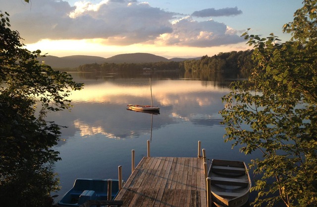 Spacieuse location d'été Berkshire, quai privé sur le lac 3 BR / 2b