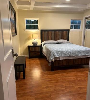 Spacious bright room in Prime Silicon valley location