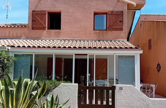 Pavillon spacieux, T3, toit terrasse, piscine, Wifi, lagon, proximité plage